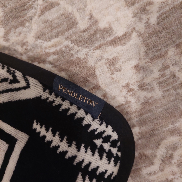 Pendleton Black and White Geometric Hooded Poncho - Picture 2 of 4